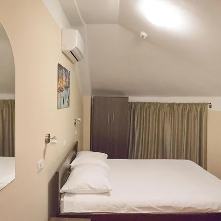 I Hotelske Sobe 