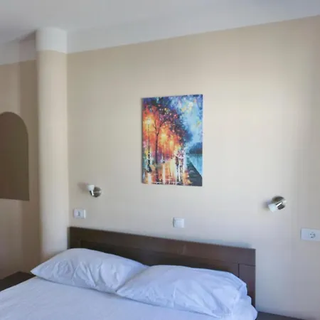 I Hotelske Sobe 